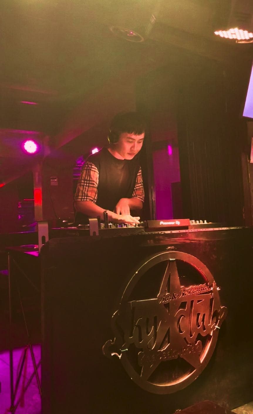 Sky Club Performance